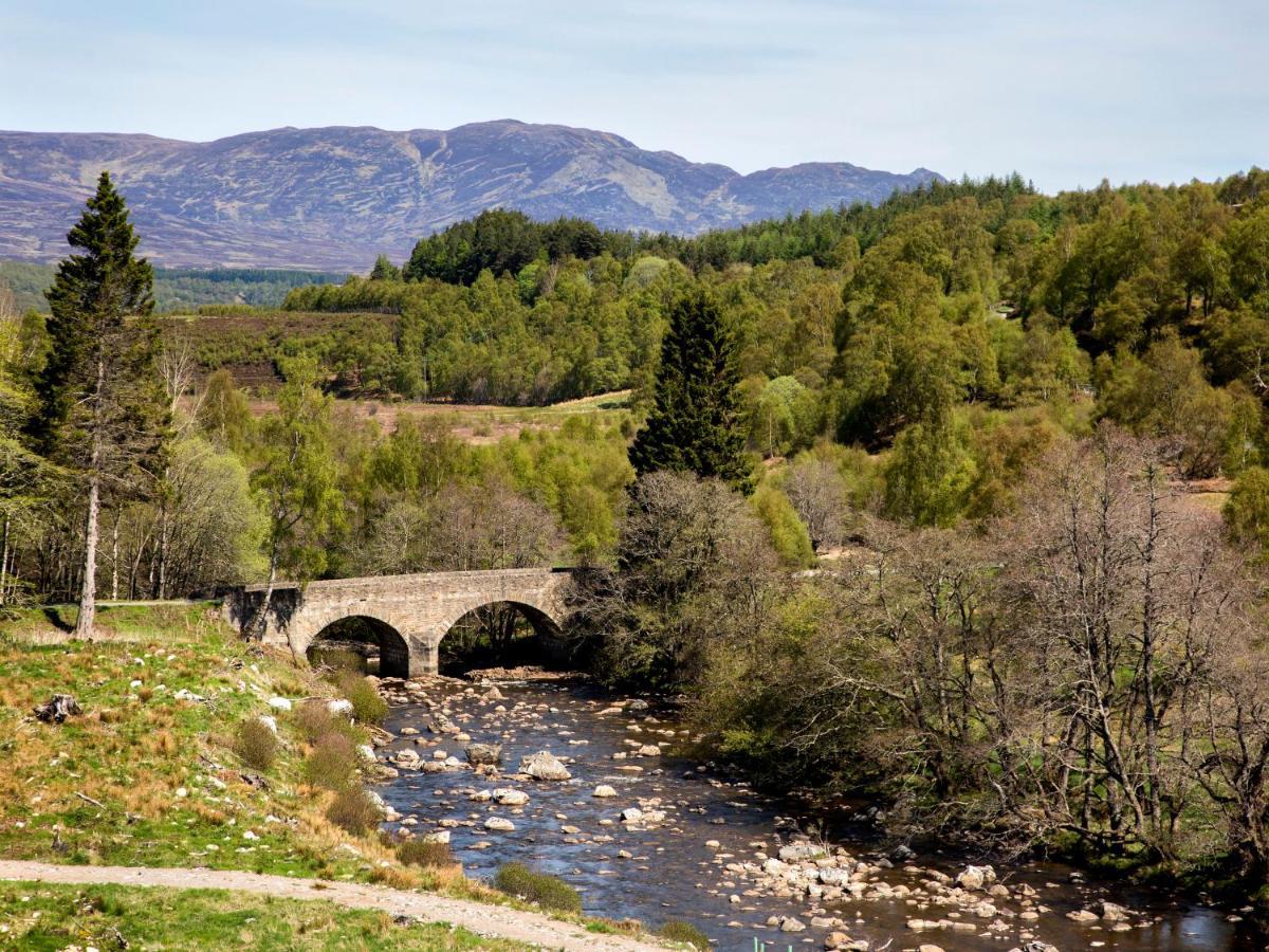 Glentruim Homestay B&B And Glamping Pods ニュートンモア エクステリア 写真