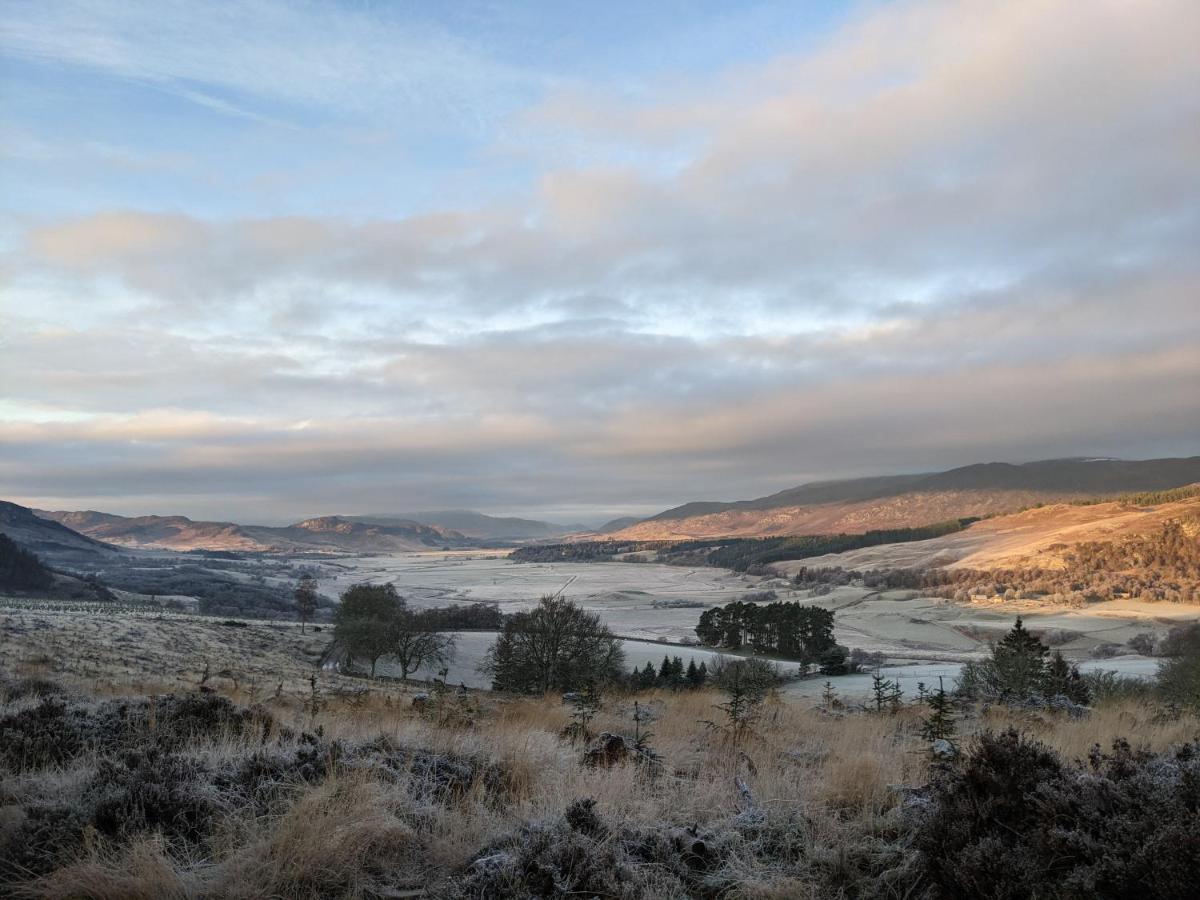 Glentruim Homestay B&B And Glamping Pods ニュートンモア エクステリア 写真